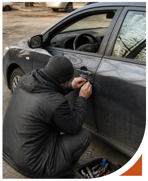 Профессиональное вскрытие автомобиля Тойота без повреждений в Ноябрьске
